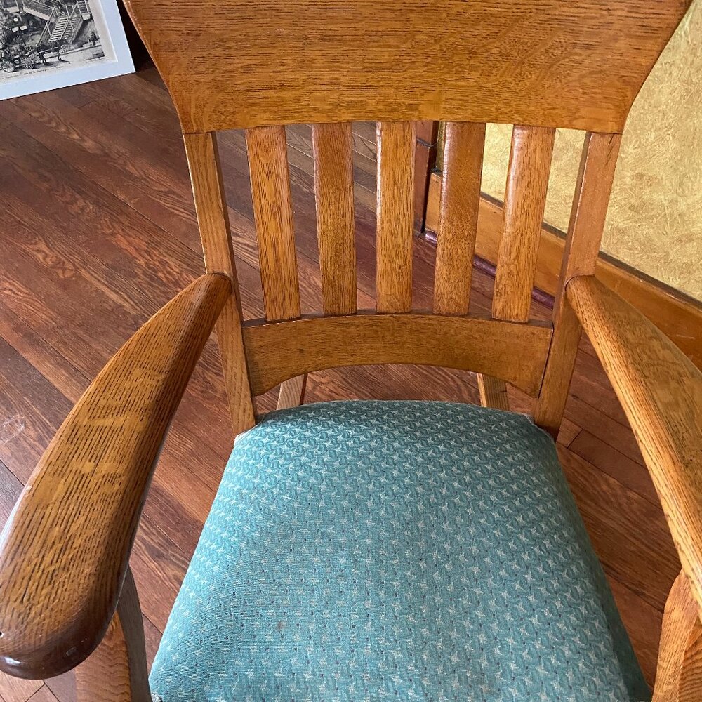 1900's solid oak rocker (refurbished wood and upholstery)